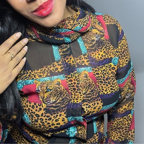 Vintage maximalist leopard top animal patchwork AOP blouse mobwife eccentric art - Picture 4 of 9